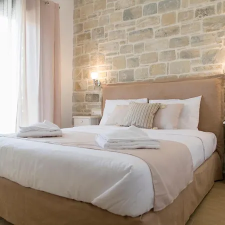 Mira Villa